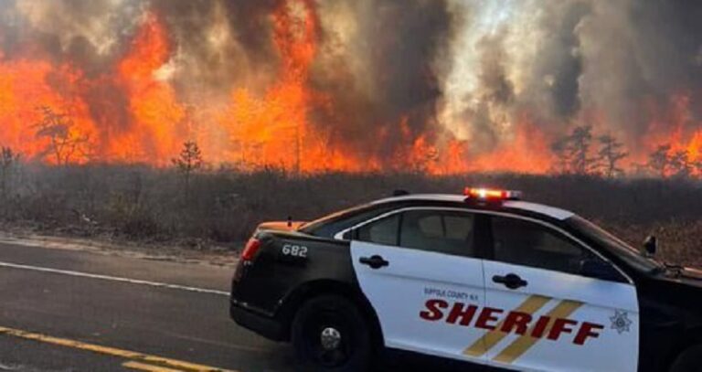 حرائق ضخمة تجتاح أكبر الجزر الأميركية! (فيديو)