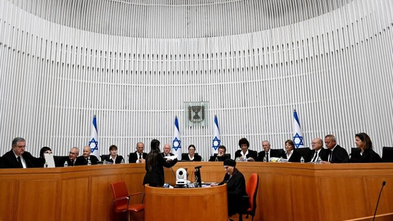 حكومة الاحتلال تحذر: تأخير إقالة رئيس الشاباك يهدد أمن الكيان