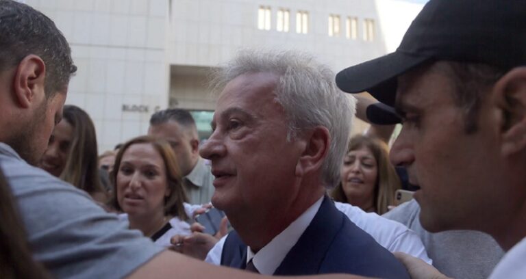 اختلاسات رياض سلامة: هكذا اشترى الحاكم السابق سكوت HSBC في سويسرا