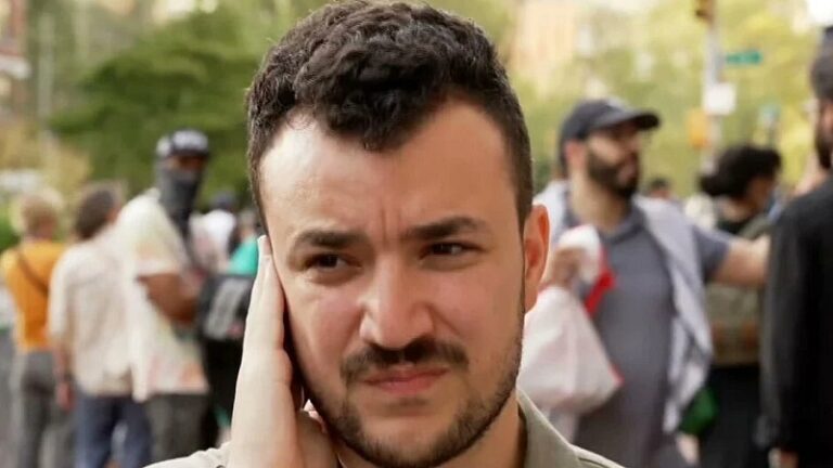 محامية محمود خليل: تهمته رأيه!