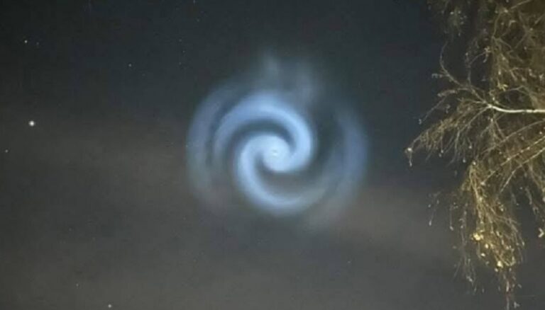 بالصور.. دوامات زرقاء في سماء أوروبا!