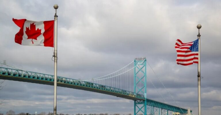 الصين وكندا تفرضان رسوماً جمركية على أميركا