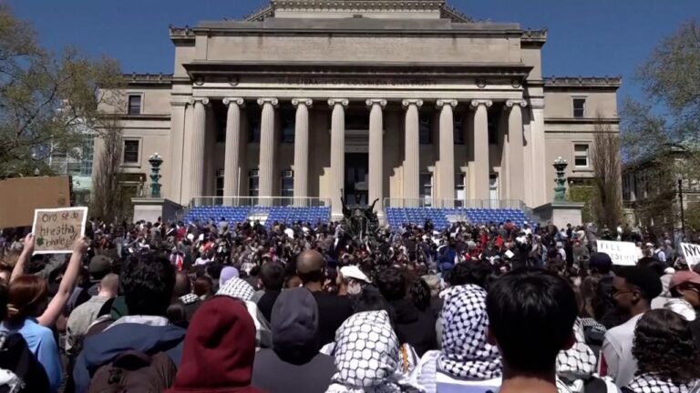 ترحيل محمود خليل.. احتجاجات وعواقب على ترامب