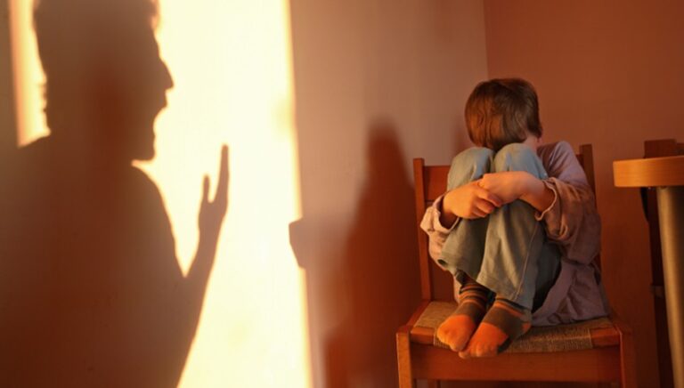 طفولة مؤلمة!