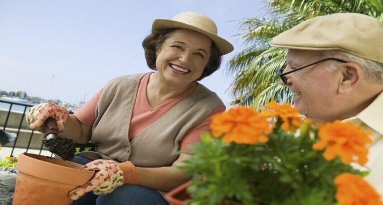 لماذا عمر النساء أطول من عمر الرجال؟