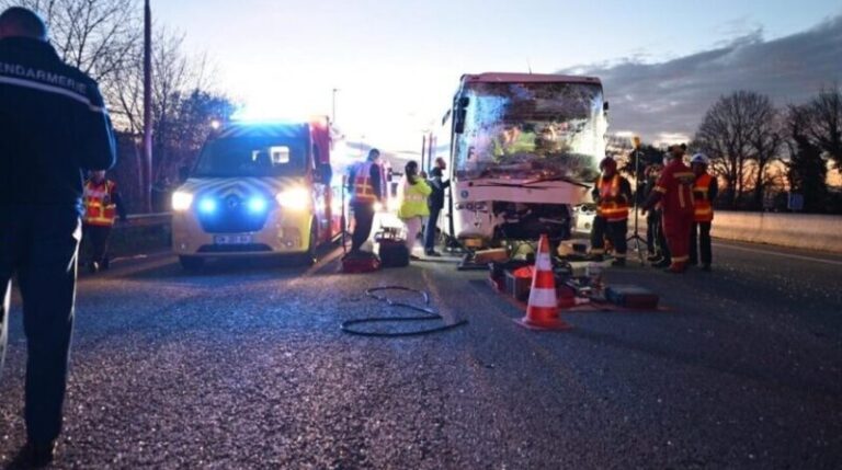 بالفيديو.. حادث سير مروع في فرنسا!