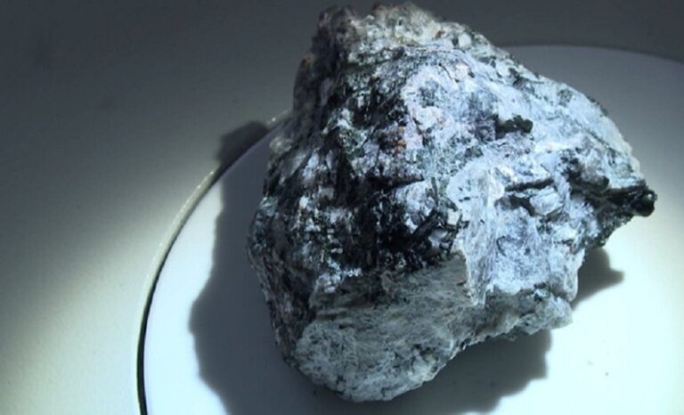 إنجاز روسي.. إنتاج معدن نادر بيوم واحد بدلاً من مليوني عام!