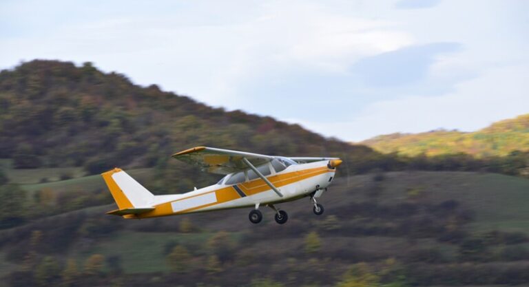 إدارة الطيران الأميركية تتابع تحطم طائرة صغيرة في بروكلين بارك