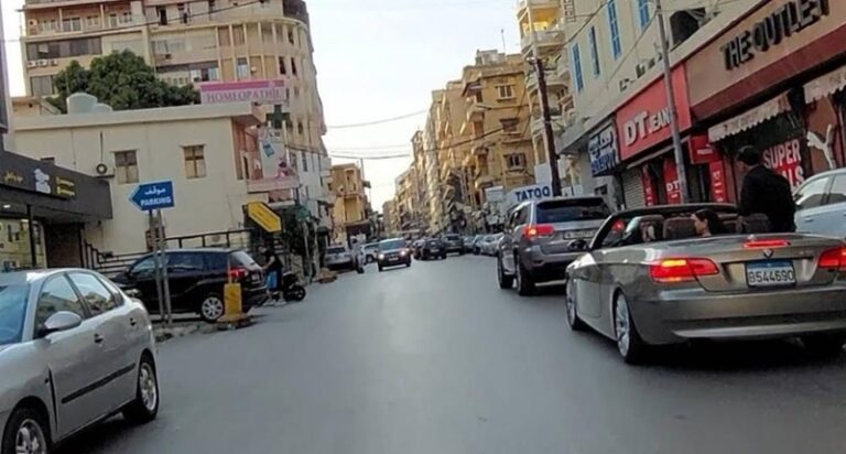 “يلي مش عاجبه يغير بيته”!