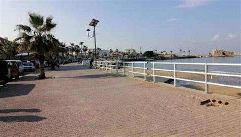 الكورنيش البحري لصيدا في قبضة الاحتكار: “ڤاليه” في الطريق العام!