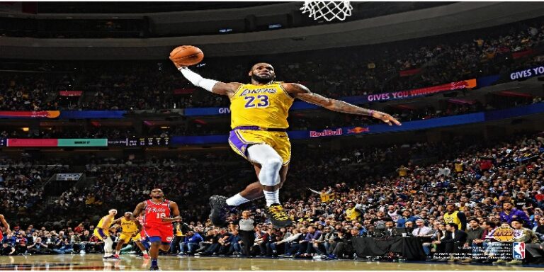 ليبرون جيمس يغيب لفترة عن فريقه بداعي الإصابة