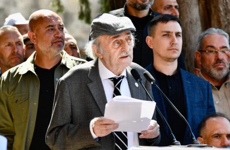 جنبلاط: الحفاظ على “اليونيفيل” في الجنوب أكثر من ضرورة!