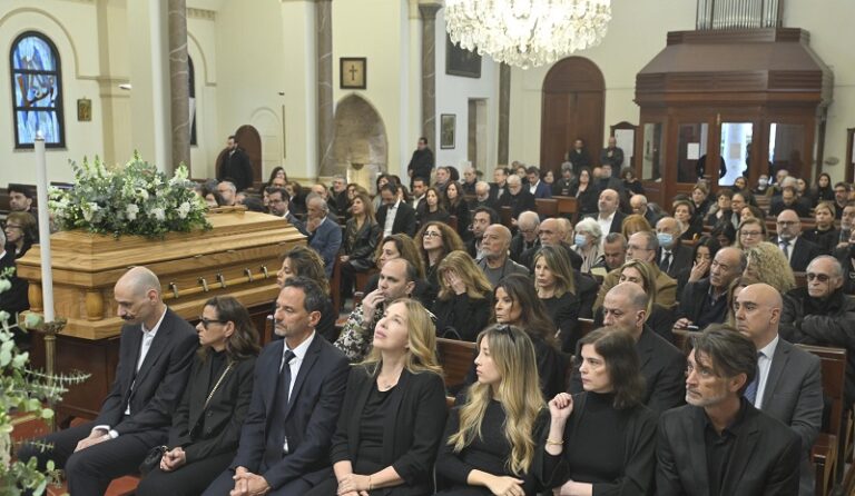 بالصور ـ الفنانون يودّعون أنطوان كرباج في بيروت