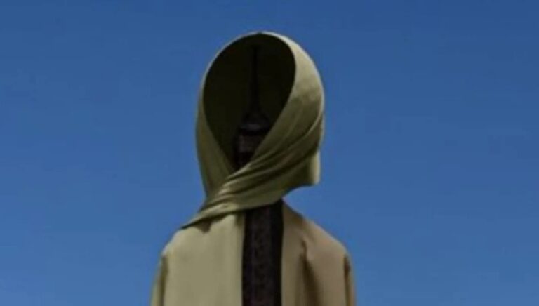 بالفيديو ـ برج إيفل يرتدي الحجاب!