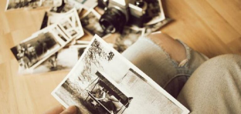 الحنين إلى الماضي يساعد في الحفاظ على الصداقات؟