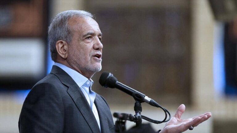 وعود بزشكيان لا تثمر: حكومة “الوفاق الوطني” تترنّح