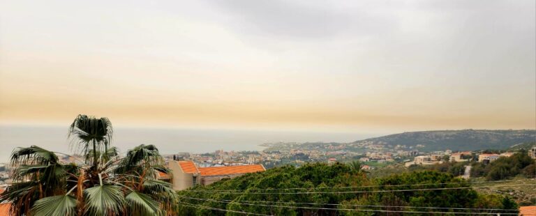 بالفيديو – عاصفة رملية كثيفة تضرب بيروت!