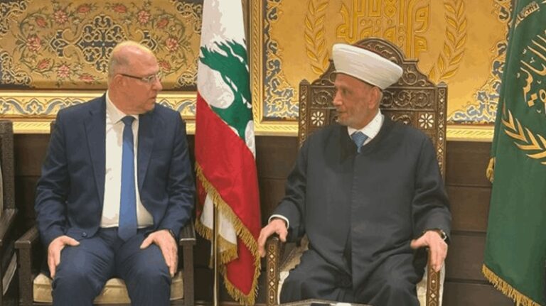 رفع الحد الأدنى للأجور ونظام التقاعد بين حيدر ودريان في دار الفتوى