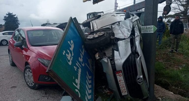 قتيلان وجريح بحادث سير على طريق رياق