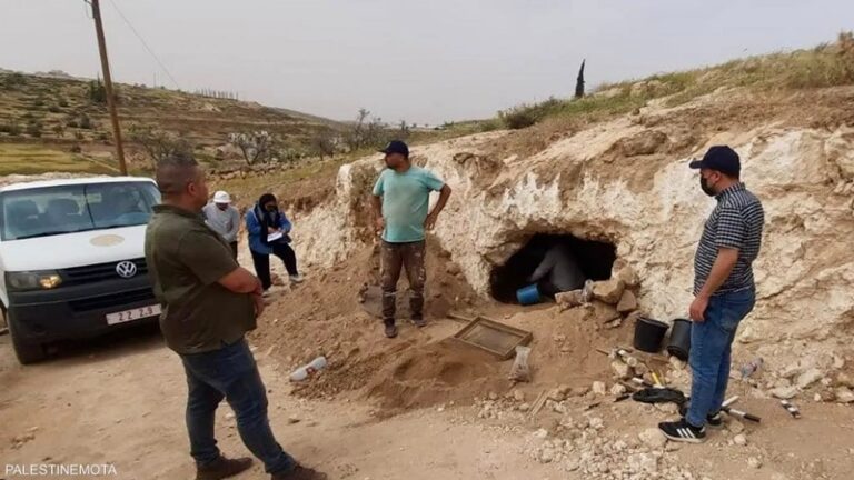 اكتشاف مقابر وآثار كنعانية في الخليل