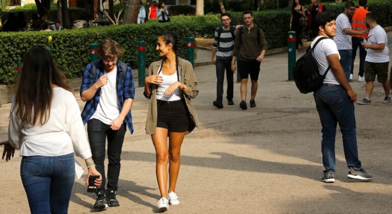 مديرية التعليم العالي: رسوم “غير قانونية” بحجة غياب السيولة