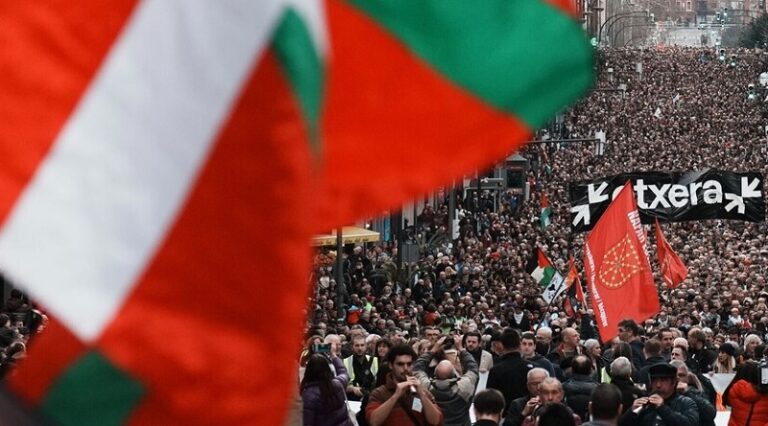 احتجاجات عارمة ضد الشرطة في أسبانيا