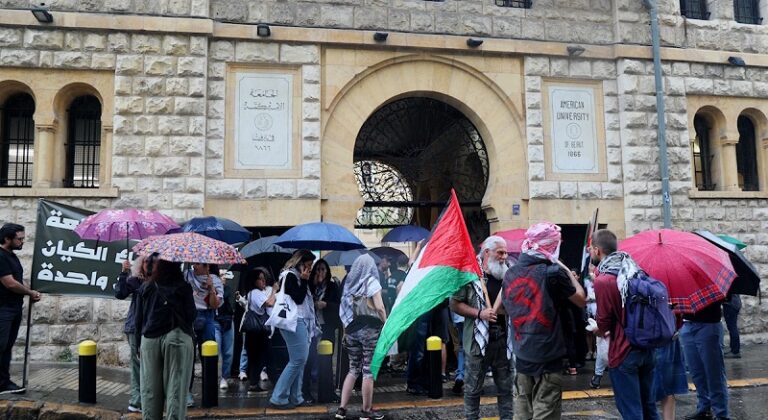 تطوّر في حملة الإدارة و”صبيان السفارة” على الحريات