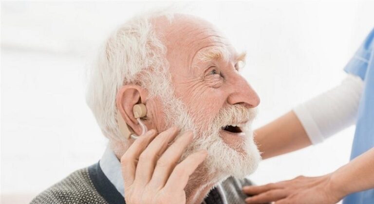 ما علاقة فقدان السمع بالإصابة بالخرف؟
