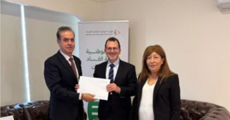 شحادة يصرح عن أمواله