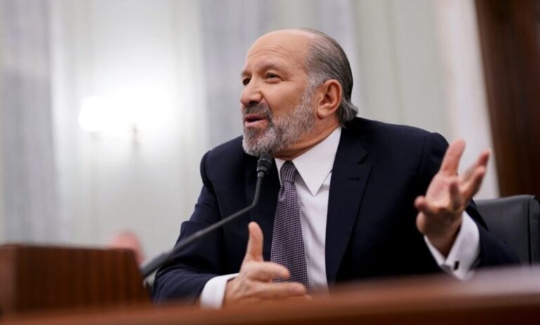 وزير التجارة الأميركي: سنفرض رسوماً جمركية على الأدوية خلال شهر أو شهرين