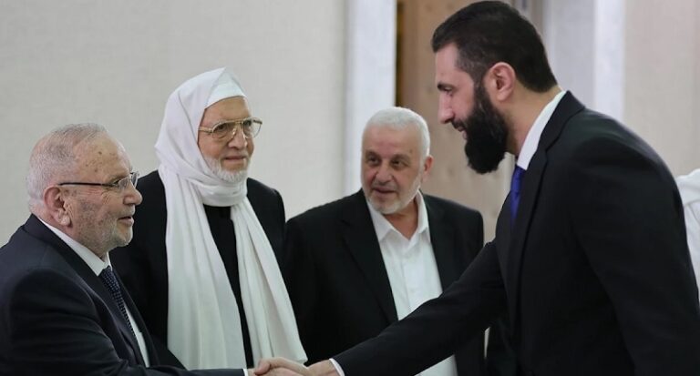 الجدل حول “إفتاء سوريا” لا يخمد: مخاوف من “تغوّل” الصلاحيات