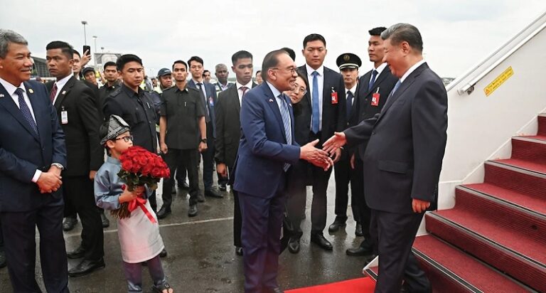 ترامب ينتظر اتصالاً لا يأتي من الصين: الحرب قد لا تظلّ ناعمة!