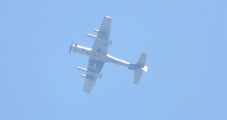 سقوط طائرة أميركية بالبحر الأحمر!