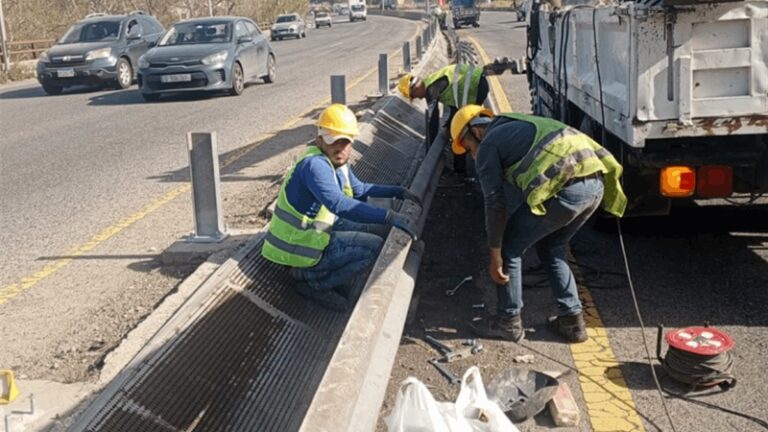 “الأشغال” تتابع تأهيل الجسور والطرقات الحيوية