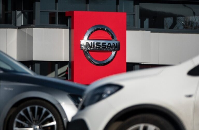 “نيسان” تدرس نقل جزء من إنتاجها إلى الولايات المتحدة لتفادي الرسوم الجمركية