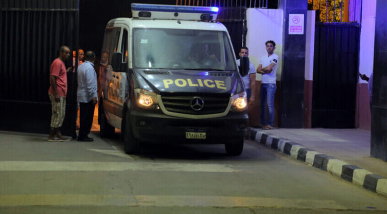 القبض على عصابة مصرية جمعت أموالاً ضخمة بحجة عمل الخير