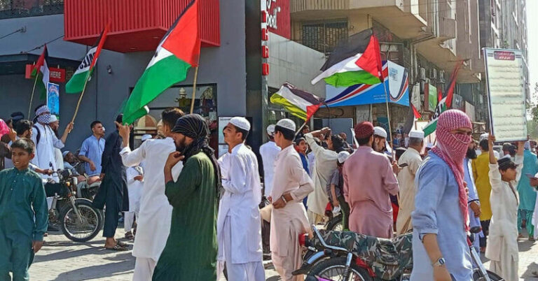 اعتقال 178 شخصاً في باكستان بعد هجمات على مطاعم “كنتاكي”