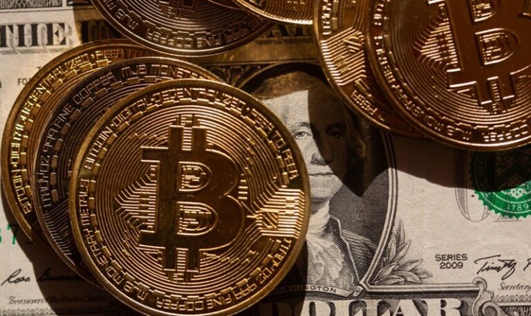 “البيتكوين” يقفز مع تراجع الدولار