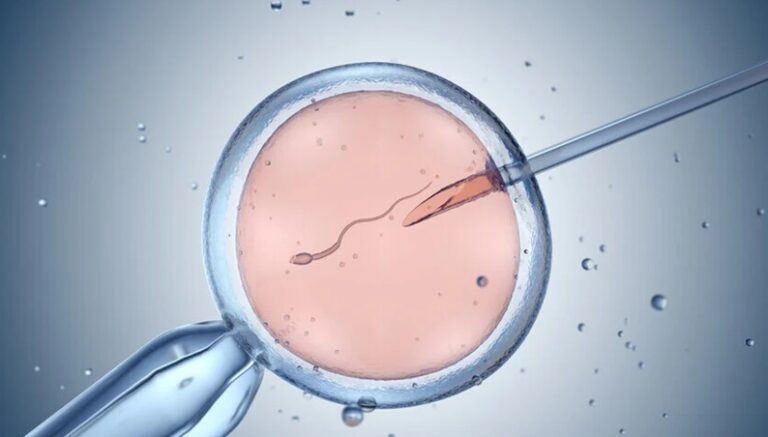 ثورة في الطب.. أول طفل يُولد بتقنية الحقن المجهري!