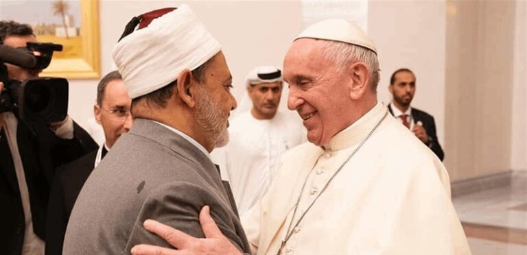 شيخ الأزهر ينعى البابا: أخٌ في الإنسانية ورمزٌ للحوار
