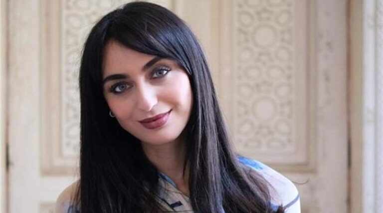 بالفيديو – فايا يونان تغني الهوى!