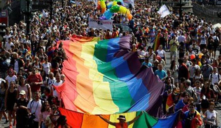 ترامب يحاصر “المتحولين جنسياً”