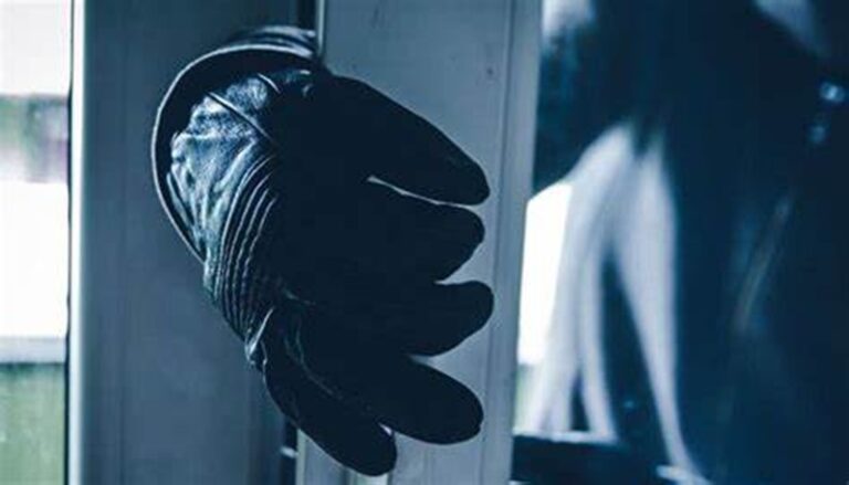 رأس النبع تصارع عمليات السلب.. “حتى الأصنصير سرقوه”!