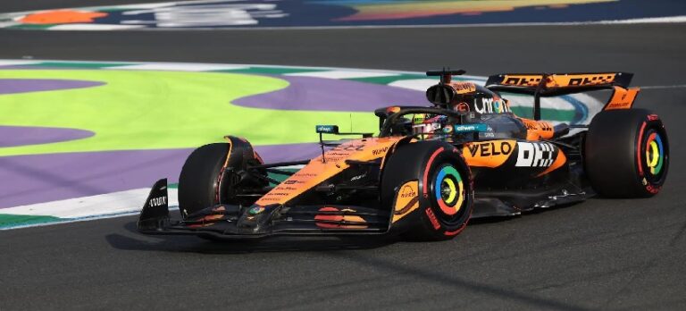 بياستري يفوز بسباق جدة للفورمولا1 ويعزز صدارته لترتيب السائقين