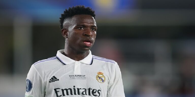 “بسبب إمتلاكه لعدة أندية”.. فينيسيوس مهدد بالإيقاف عن الملاعب لمدة عامين