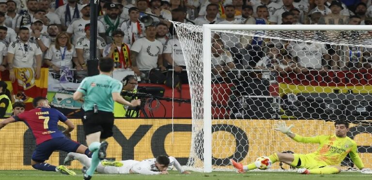 برشلونة يهزم ريال مدريد بمباراة ماراتونية ويُحرز لقب كأس الملك