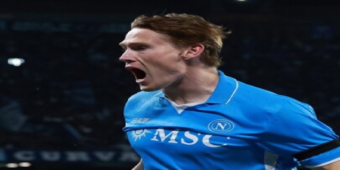 الدوري الإيطالي لكرة القدم: نابولي يقبل هدية روما ويتصدر ترتيب البطولة