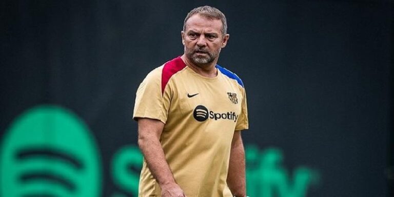 فليك يقترب من تجديد عقده مع برشلونة