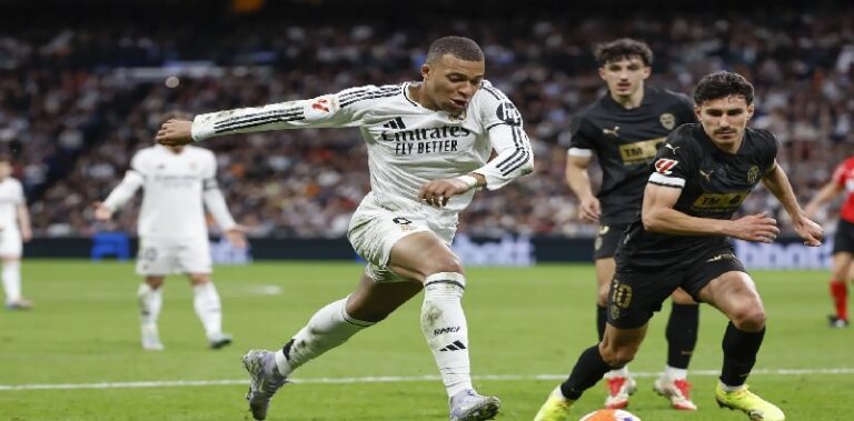 فالنسيا يصعق ريال مدريد بهدف قاتل