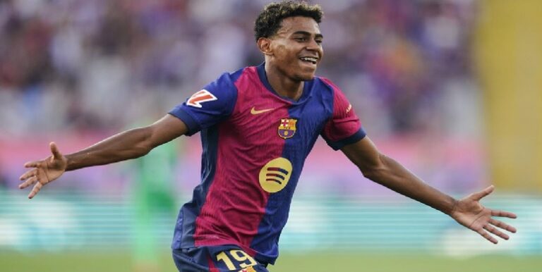 مانشستر سيتي يُجهز عرضاً خيالياً لضم لامين يامال نجم برشلونة